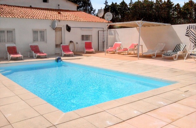 Homerez - Charming Villa in Meynes with Private Pool