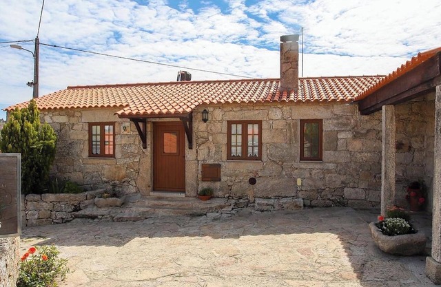 Homerez - Charming villa in Sortelha with mountain view