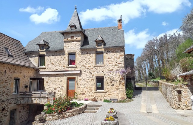 Homerez - Comfortable house in Compolibat