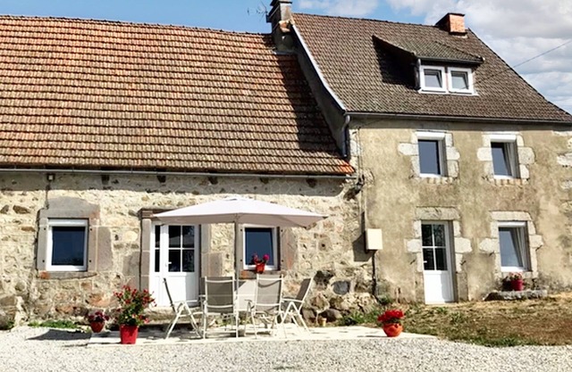 Homerez - Cosy house in Bagnols with terrace and garden