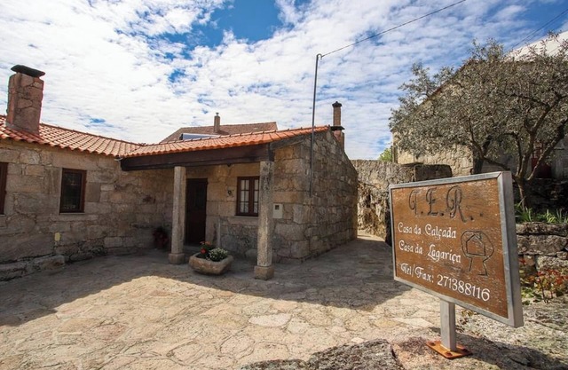 Homerez - Elegant Villa in Sortelha with garden