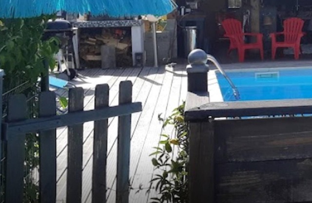 Homerez - House for 2 ppl. with swimming-pool, garden and terrace at Montfermier