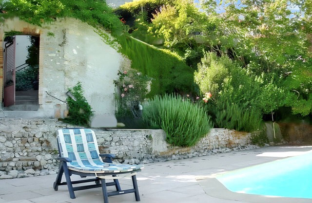 Homerez - House in Buisson with pool