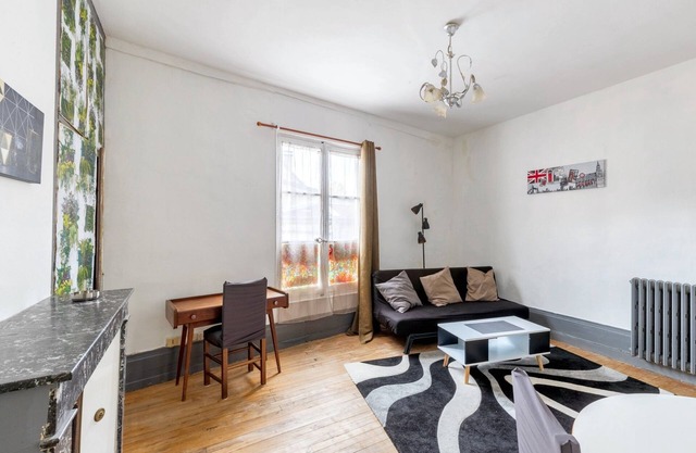 Homerez - Modern Apartment in Sens, 45m² + Parking