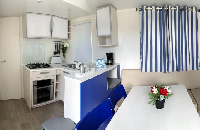 Homerez - Nice bungalow for 4 ppl. with terrace at São Félix da Marinha