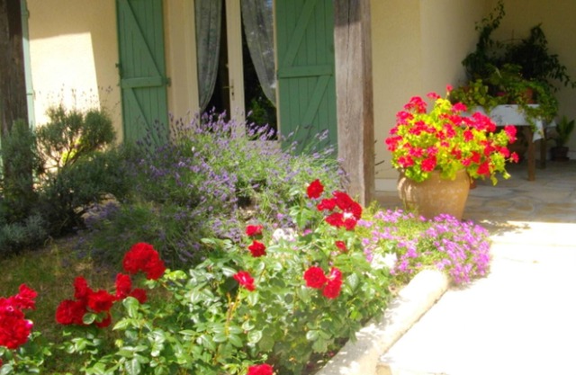 Homerez - Nice appartement for 4 ppl. with swimming-pool at Montpezat-de-Quercy