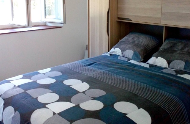 Homerez - Nice house for 5 ppl. with garden and terrace at Chevannes
