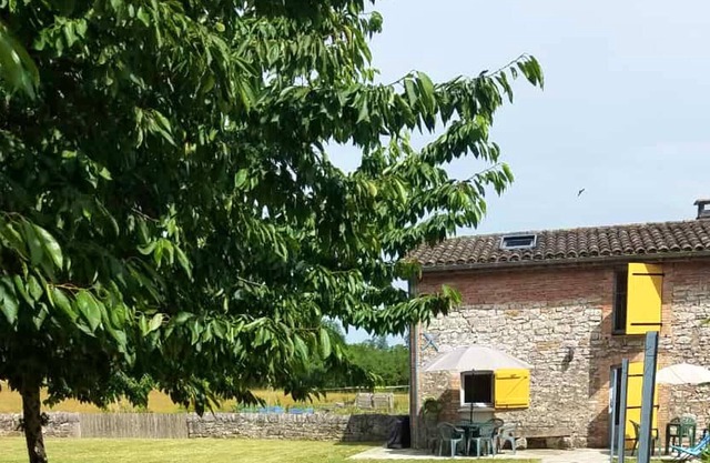 Homerez - Nice house with garden and terrace & Wifi