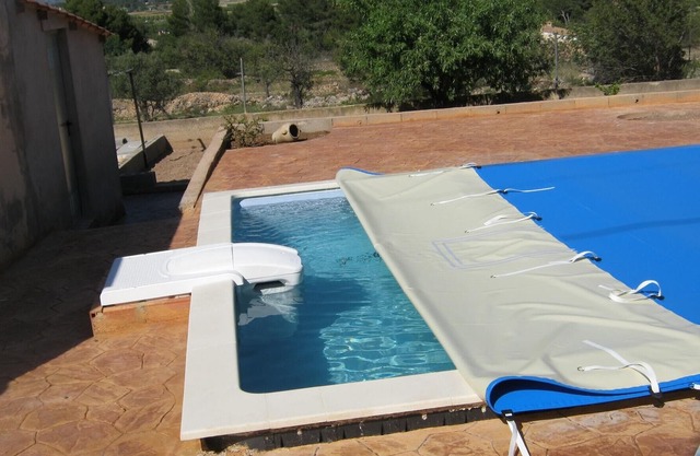 Homerez - Nice villa for 6 ppl. with swimming-pool at Liria