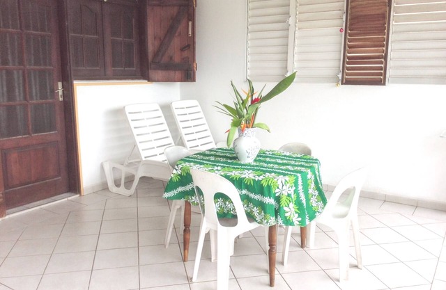 Homerez - Spacious Apartment in Petit Canal - 65 m² - Garden View