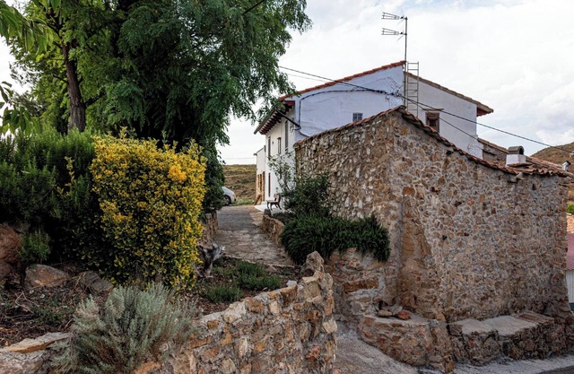 Homerez - Spacious house in Albentosa with mountain view