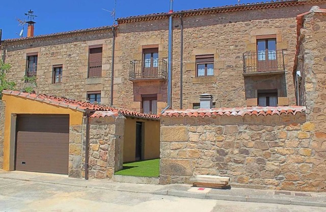 Homerez - Spacious House in Vinuesa with 160 m²