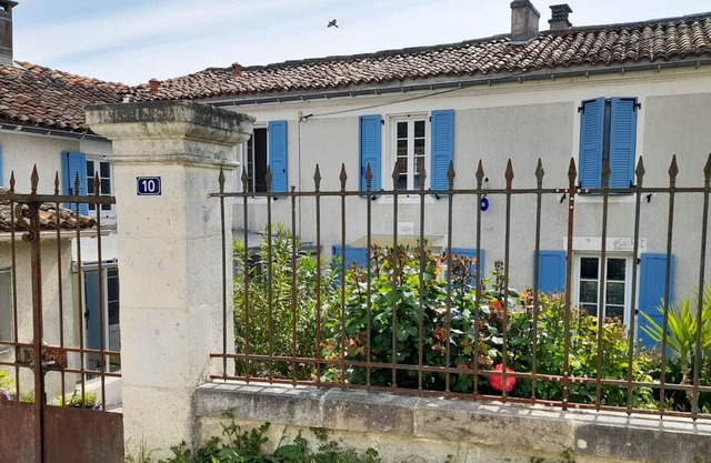 Homerez - Spacious house for 6 ppl. with garden at Archiac