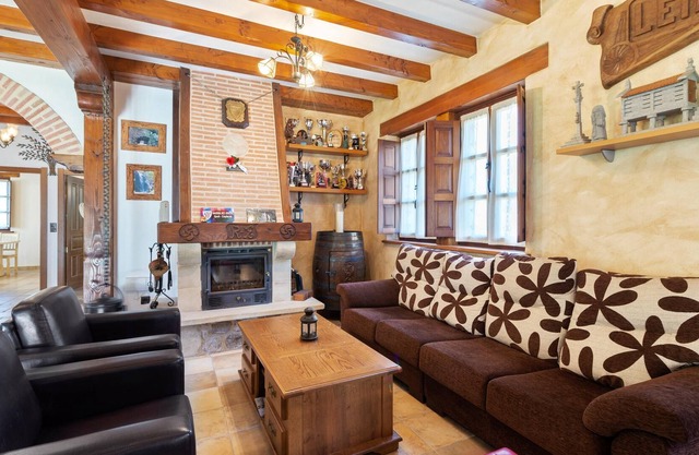 Homerez - Spacious villa 10 km away from the beach for 8 ppl. with swimming-pool