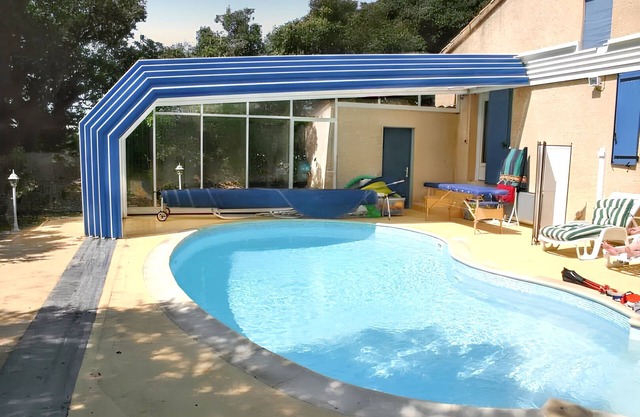 Homerez - Spacious Villa with Pool in Bouchet