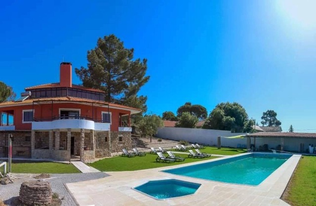 Homerez - Villa for 15 ppl. with swimming-pool and garden at Bendada, Sabugal