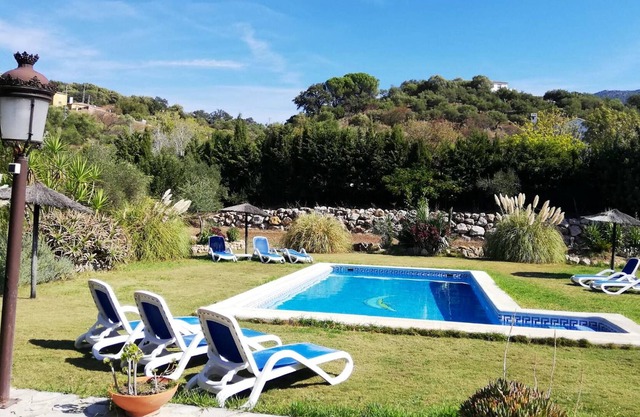 Homerez - Villa for 16 ppl. with swimming-pool, garden and terrace at Ubrique