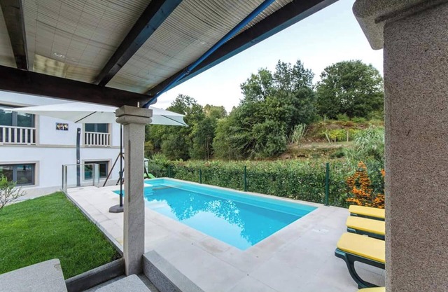Homerez - Villa in Cividade + private pool