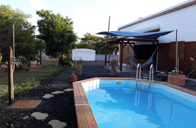Homerez - Villa with Private Pool in Le Moule
