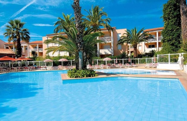Homerez - Welcoming Apartment in Golfe-Juan - 30 m² - Pool