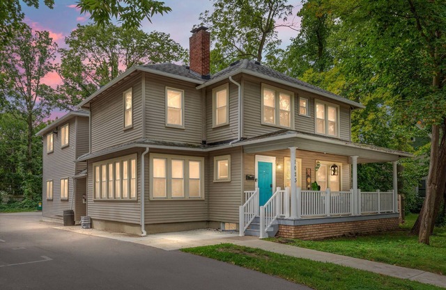 Homey 1 of 2 Room Apt less than 10 miles to UM and 1 mile Walk to EMU