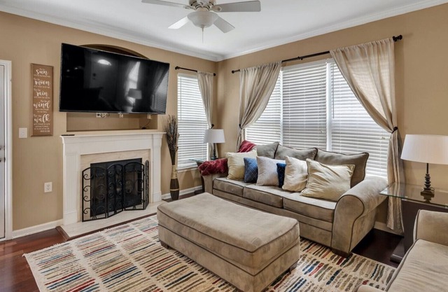 *Homey+Cozy Home|Ballantyne|Message me abt Military n 1st responders disc