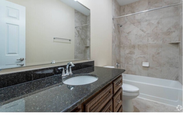 Homey townhome perfect for traveling individuals looking for short-term leases