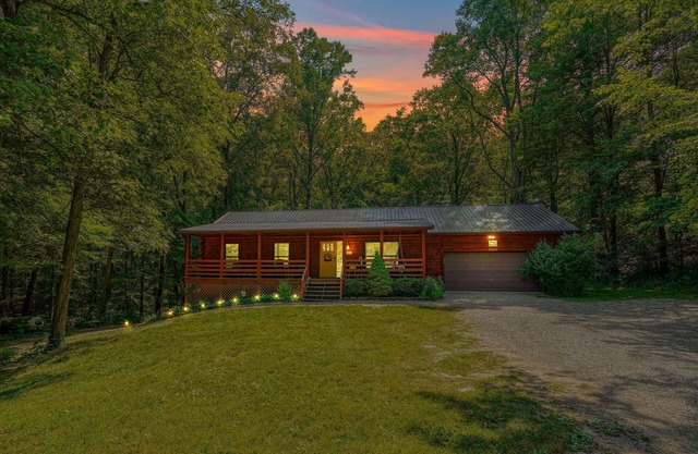 Honeybee Hideaway | Hot-Tub, Game Rm, Pond