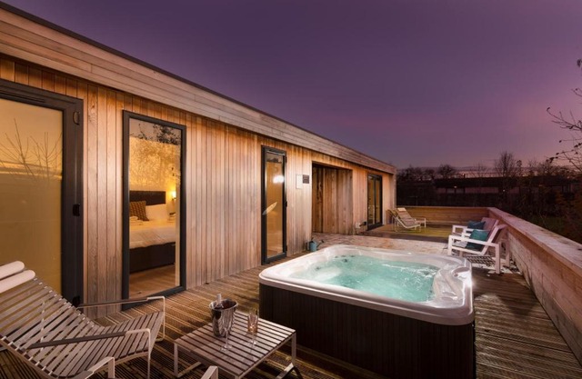 Honeyhurst Lodge, Strawberryfield Park