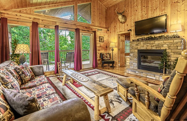 Hooked in the Smokies! Minutes to the Great Smoky Mnts & All major Attractions!