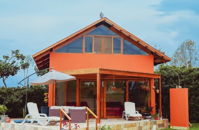 HOP Munay: Spiritual & Cozy, with Lush Garden