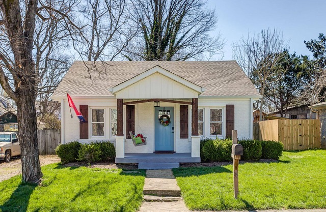 Hop! Skip! Jump! .Or Walk To Historic Downtown Franklin, Tn. Harmony Cottage