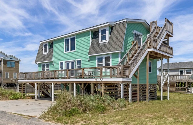Horace's Hut | 200 ft from the beach | Hot Tub | Nags Head