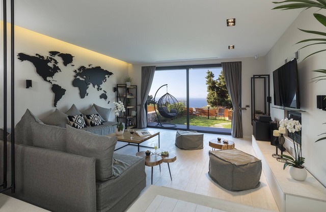 Horizon Villa (Breathtaking luxury villa in Rhodes town)