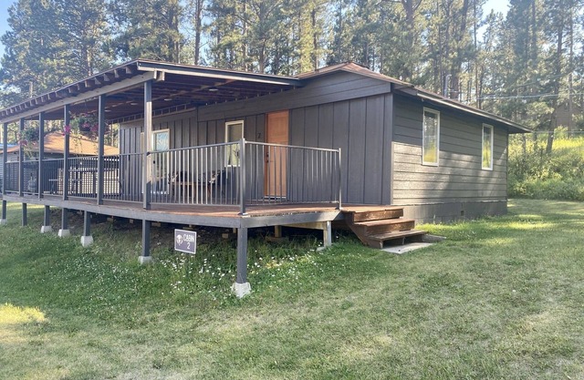 Horse Creek Resort - Cabin 2