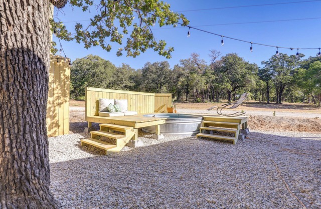 Horse-Friendly Weatherford Oasis w/ Splash Pool