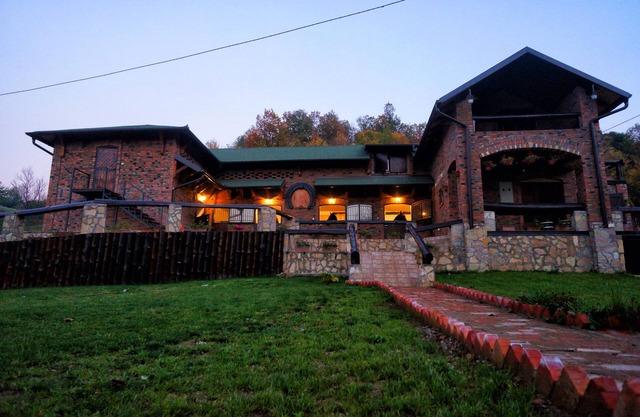 Horse riding ranch with a hotel and apartment accommodation