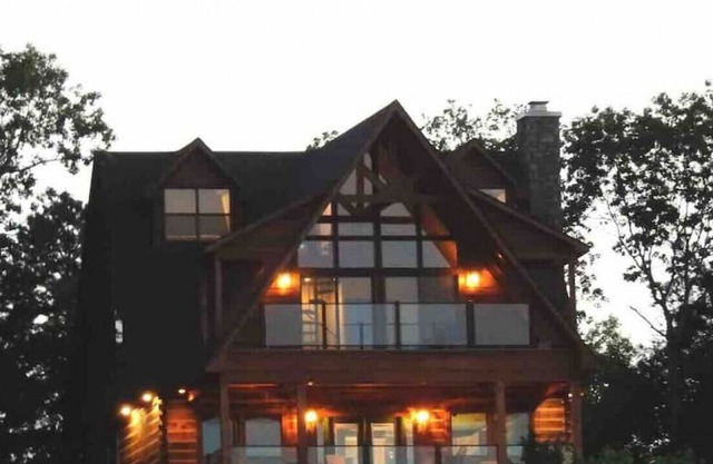 Horsehead Lake Lodge I LakeViews! Waterfall!