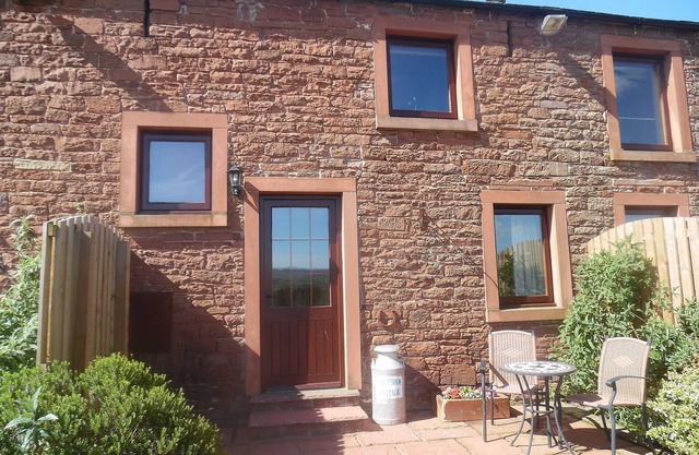 Horseshoe Cottage - Sky television now available