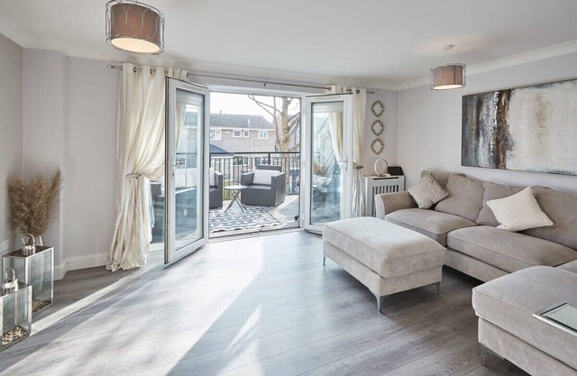 Host & Stay | Aidan Gardens