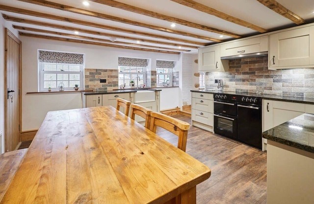 Host & Stay | Badger Cottage