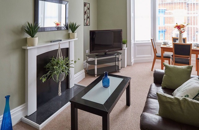 Host & Stay | Diamond Three