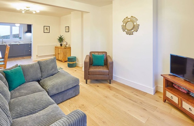 Host & Stay | Seaview Cottage