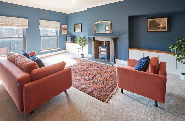 Host & Stay | Turnstone