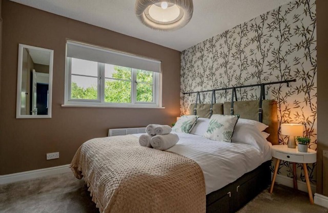 Host & Stay | Hales Orchard
