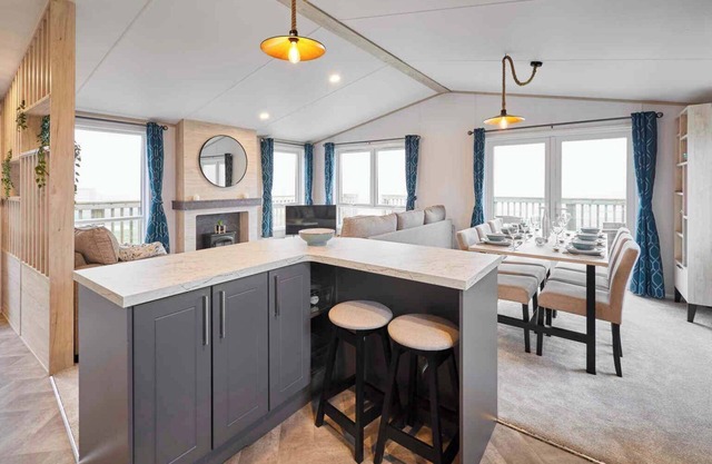 Host & Stay | Linden Lodge, Ashdown Retreat