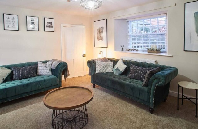 Host & Stay | Middle Farmhouse