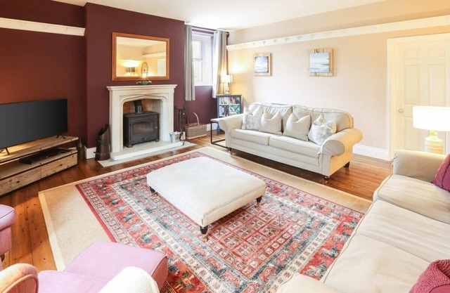 Host & Stay | Old Reading Room