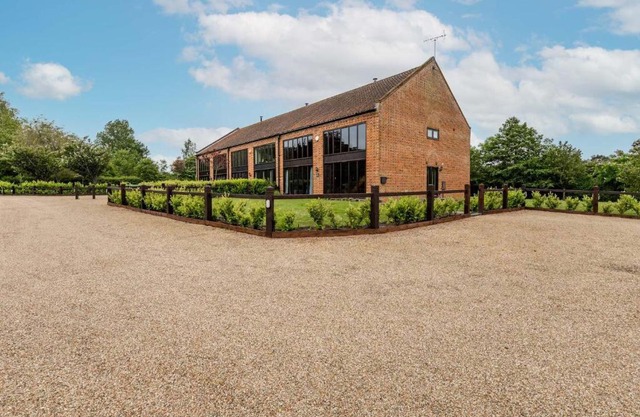 Host & Stay - Owl Barn