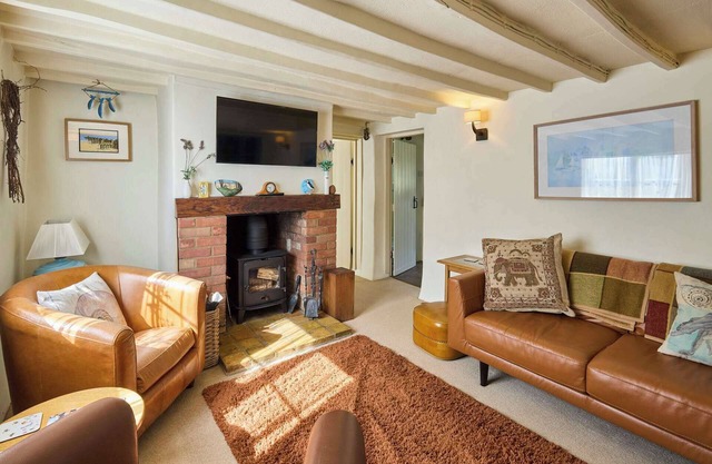 Host & Stay | Pebble Cottage